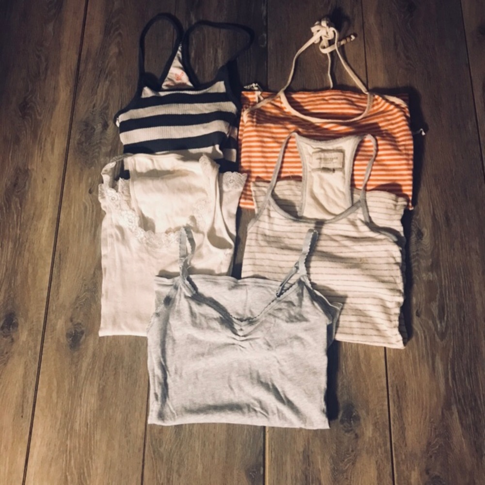 American Eagle random tank top bundle!!